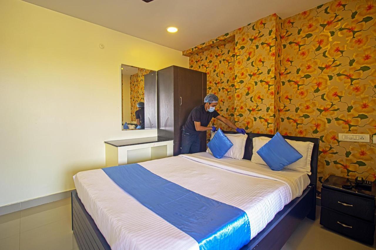 Hotel Ns Royal Emirates With 3Hr Early Check In Χιντεραμπάντ Εξωτερικό φωτογραφία